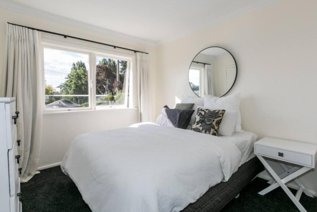 Views, Close To Town Havelock North Bagian luar foto
