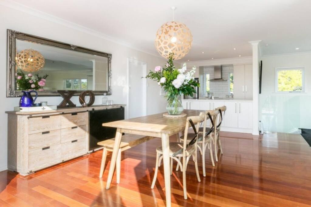 Views, Close To Town Havelock North Bagian luar foto