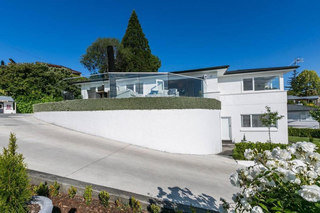 Views, Close To Town Havelock North Bagian luar foto