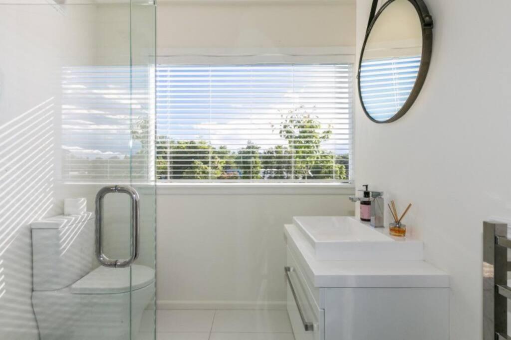 Views, Close To Town Havelock North Bagian luar foto