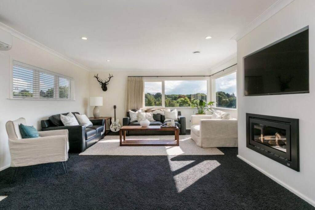 Views, Close To Town Havelock North Bagian luar foto